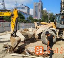 美女小穴穴被操直播视频免费网站高温下的坚守｜道路建设者用汗水铺就畅通路